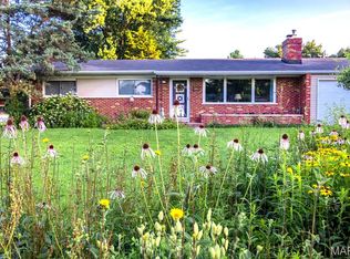 501 Larsen Ln, Saint Louis, MO 63126