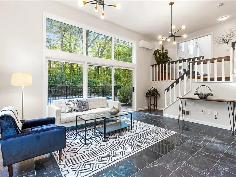 10 Cold Harbor Dr — Photo 12