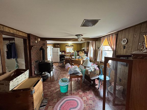 5th image of 138 Spring Road