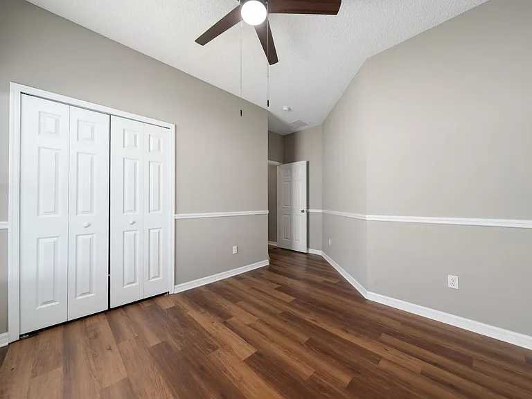 9724 Myrtle Creek Ln — Photo 25