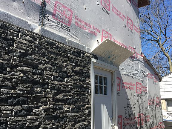5th image of 2040 Margaret Ave