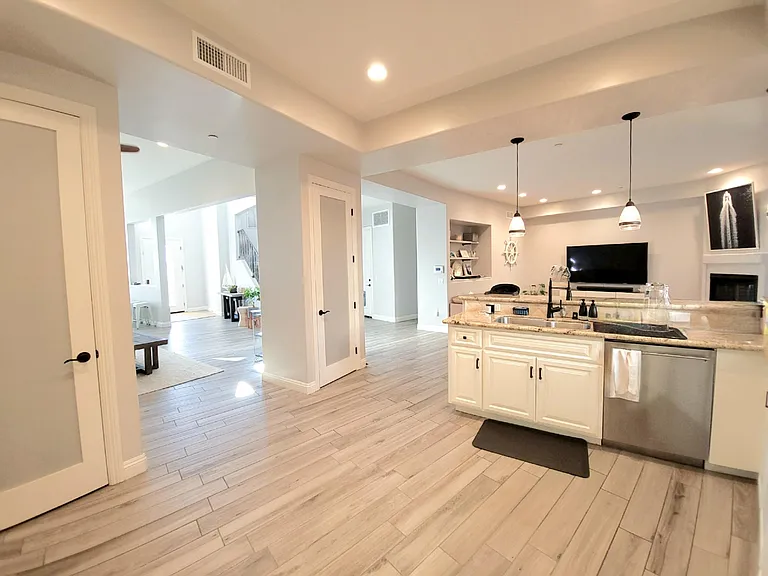 Large Kitchen