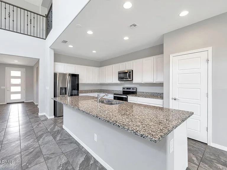 5819 N 88th Ln — Photo 11