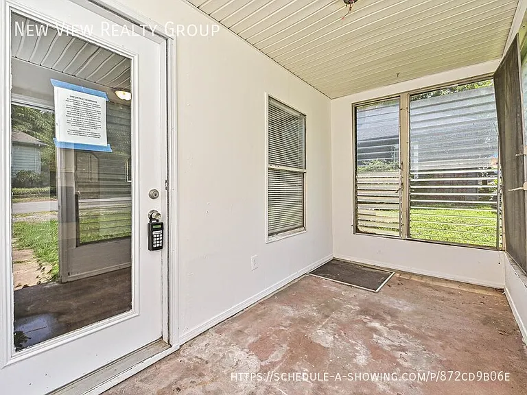 610 N Pear St — Photo 3