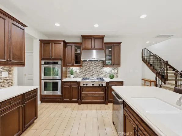 8 Willow Way, Lake Forest, CA 92630