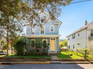 53 Cornish St, Washington, NJ 07882