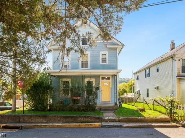 53 Cornish St, Washington Boro, NJ 07882
