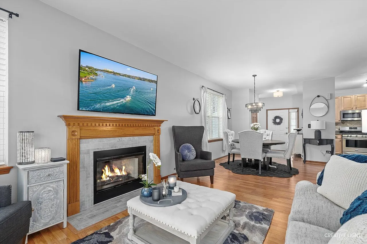 2 bed, 1197 sqft, $2,500 — Photo 3