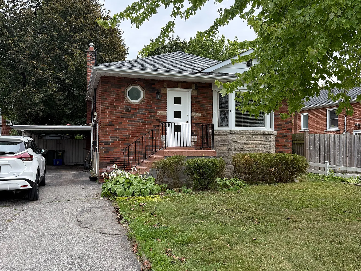 3 bed, $2,200 — Photo 1