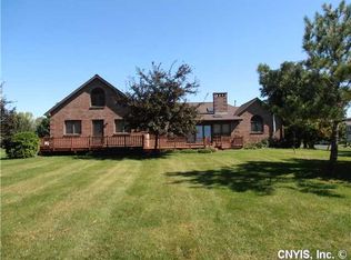 5065 Prairieview Dr, Camillus, NY 13031