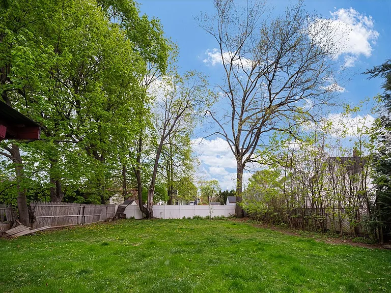 16 W Maltbie Ave — Photo 21