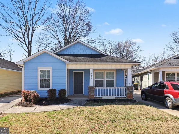 2329 Glebe Ct, Hampton, GA 30228