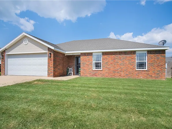 900 Almond St SW, Gravette, AR 72736