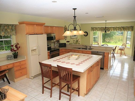 5th image of 3219 Margaret Oaks Ln