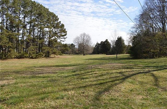 1st image of 4901 Riverdale Dr