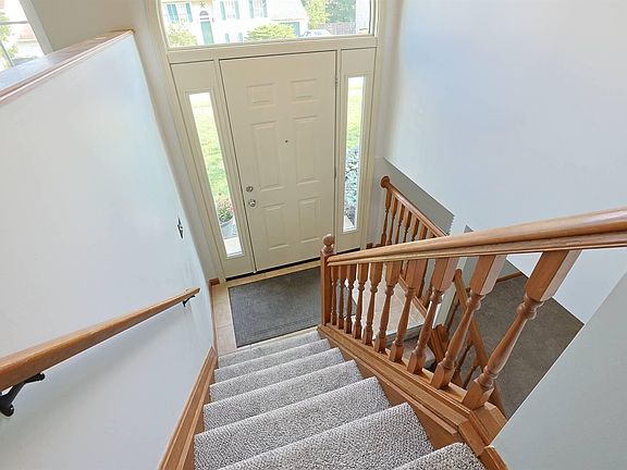4th image of 214 Springwood Dr