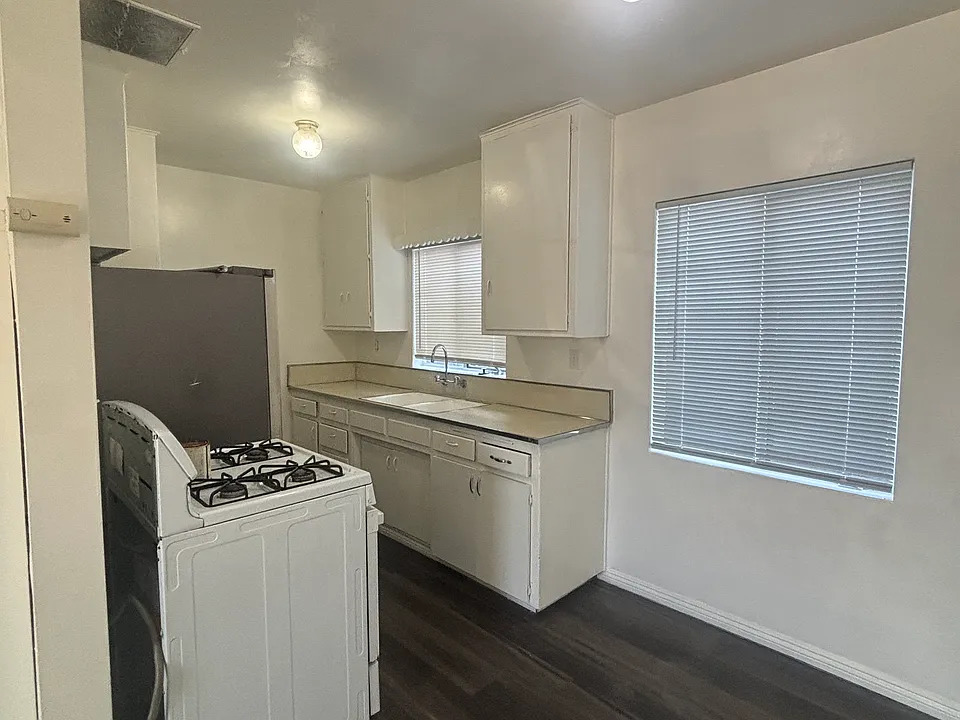 579 Weber St #579