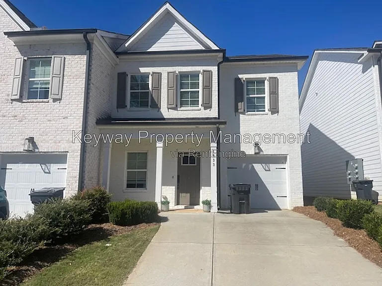 1933 Avenel Ln — Photo 1