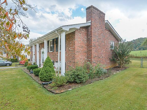 4th image of 236 Rock Dr