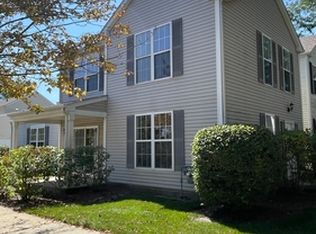 1069 Symphony Dr, Aurora, IL 60504