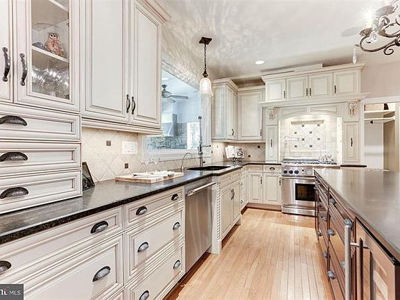 3rd image of 11566 Seneca Hill Ct