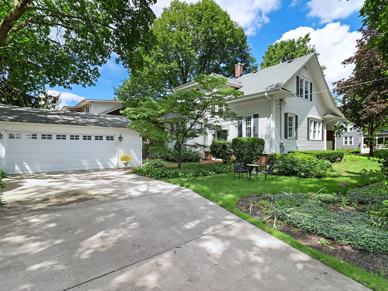 3 bed, 1.5 bath, 1700 sqft, $3,800 — Photo 3