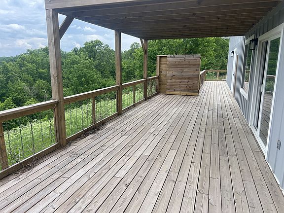 5th image of 1124 Dale Ridge Rd