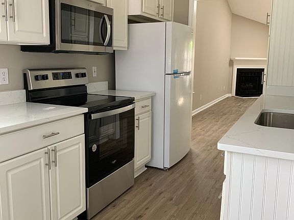 4th image of 156 Wesley Harris Cir