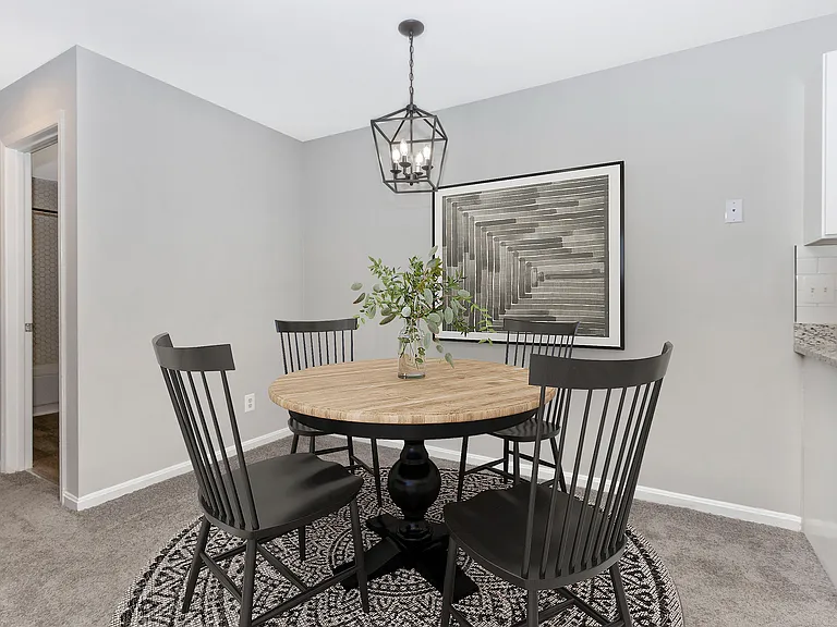 Valor Apartments — Photo 8