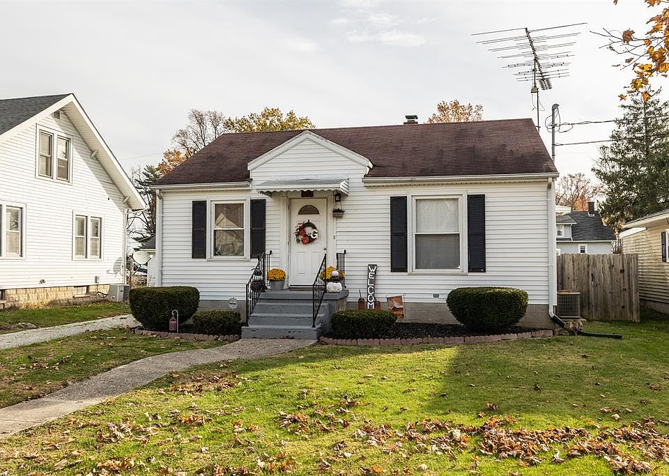 1st image of 704 Legion St