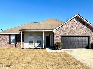 3104 Becky St, Ocean Springs, MS 39564