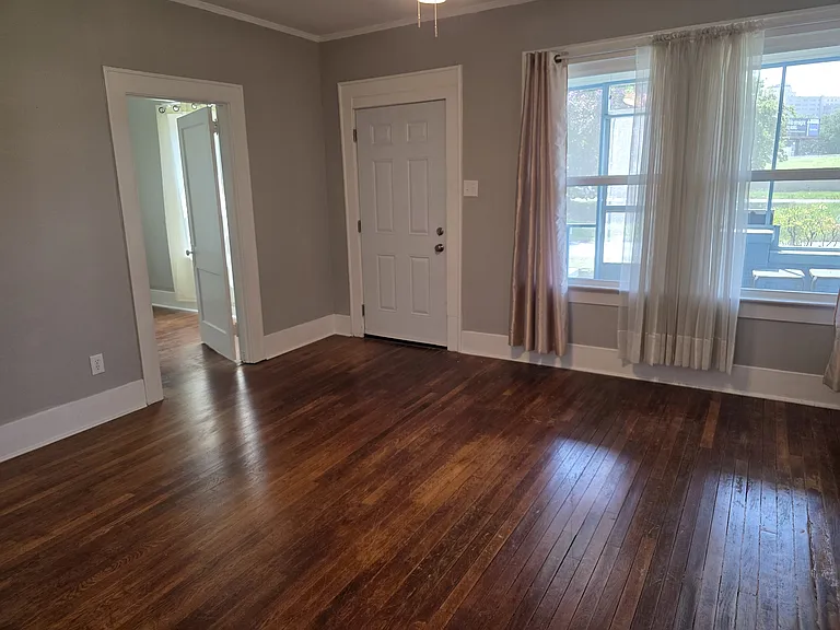 2405 Vance St — Photo 7