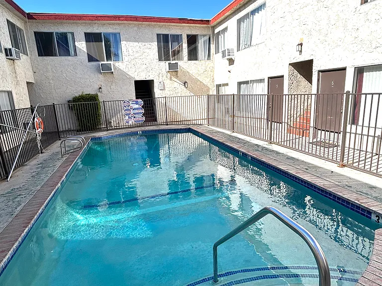 20437 Cohasset St #4 — Photo 7