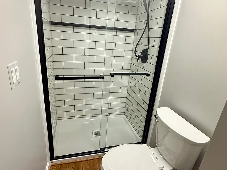 322 Glendale Ct — Photo 32