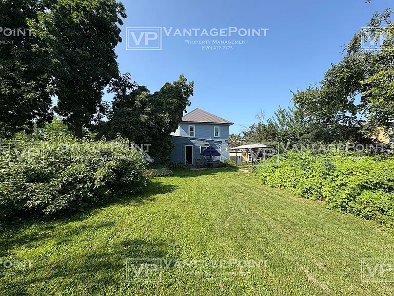 213 E Green Bay St #B — Photo 17
