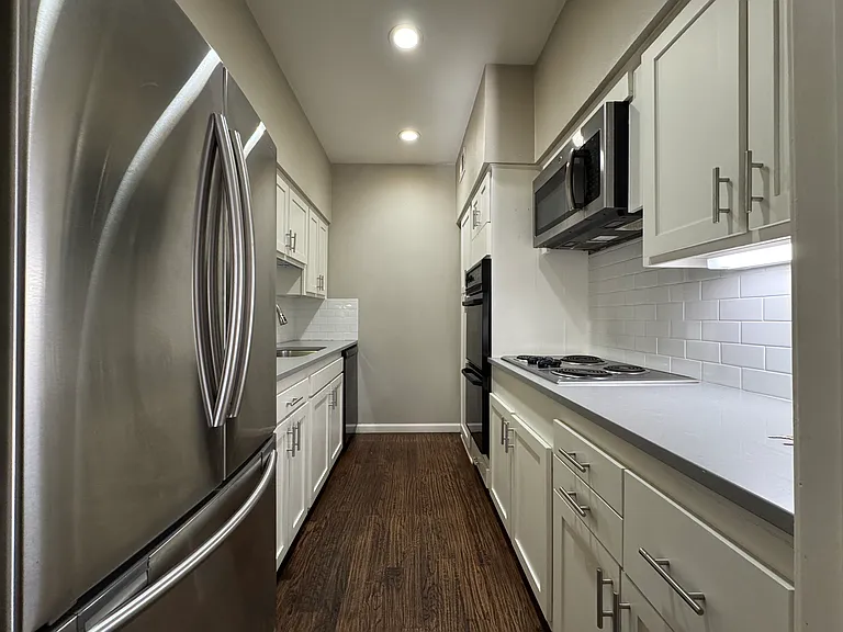 7424 W Northwest Hwy #6 — Photo 7