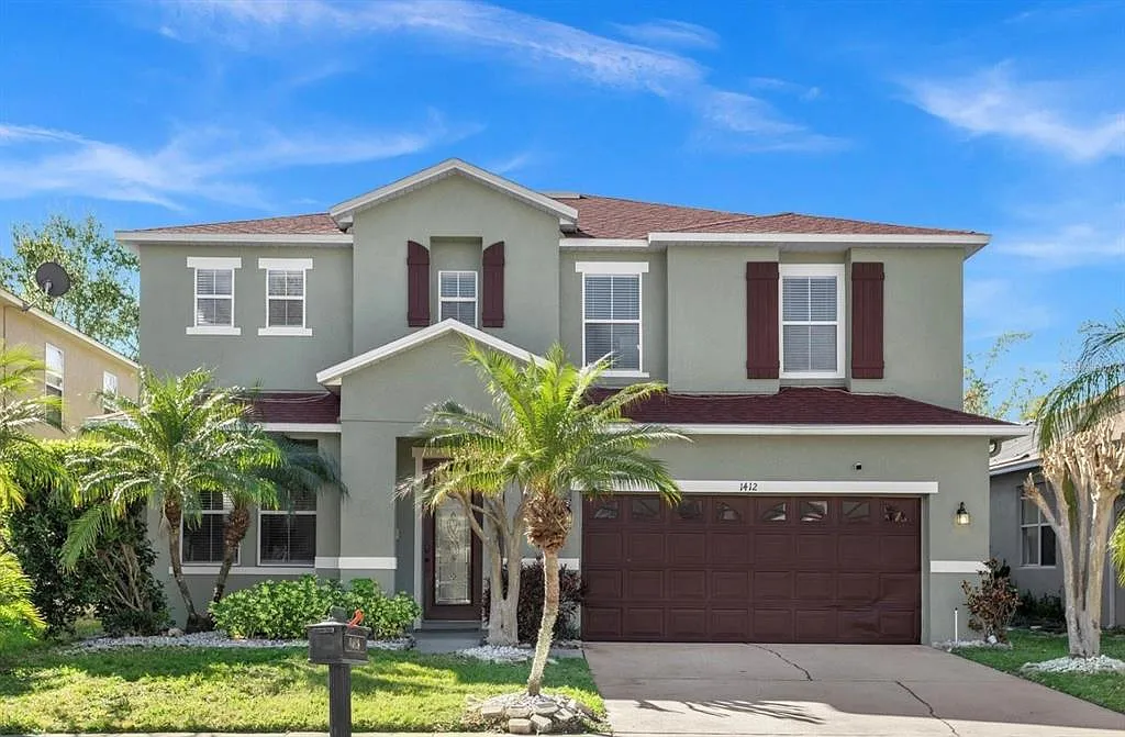 4 bed, 2.5 bath, 3397 sqft, $2,890 — Photo 1