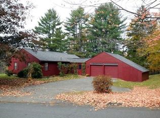 15 E Hill Rd, Brimfield, MA 01010