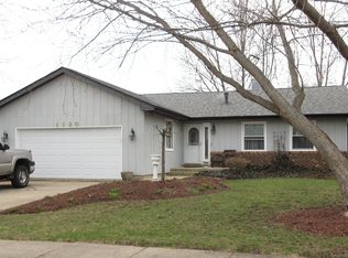 1120 Grenada Dr, Aurora, IL 60506