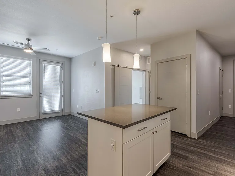 Encore Evans Station Apartments — Photo 23