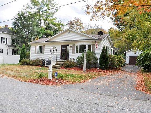 3rd image of 8 Bazeley Ave