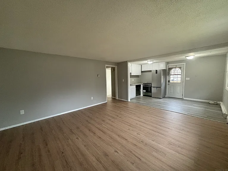 9 White Oak Rd #D — Photo 4
