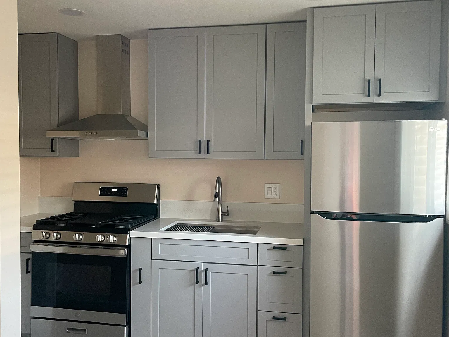 1 bed, 600 sqft, $1,900 — Photo 2
