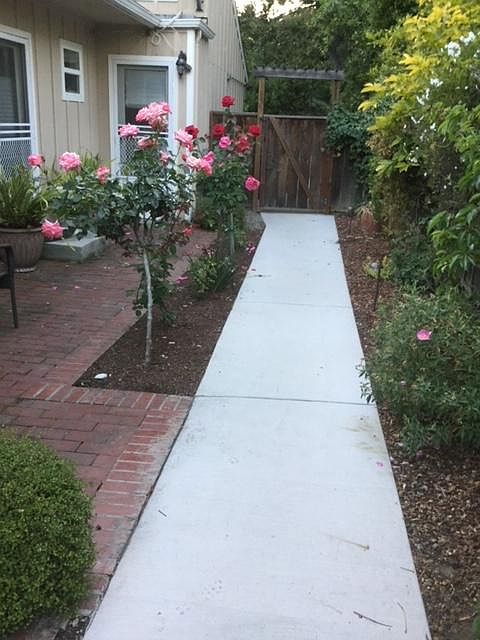 1st image of 380 Arlington Way