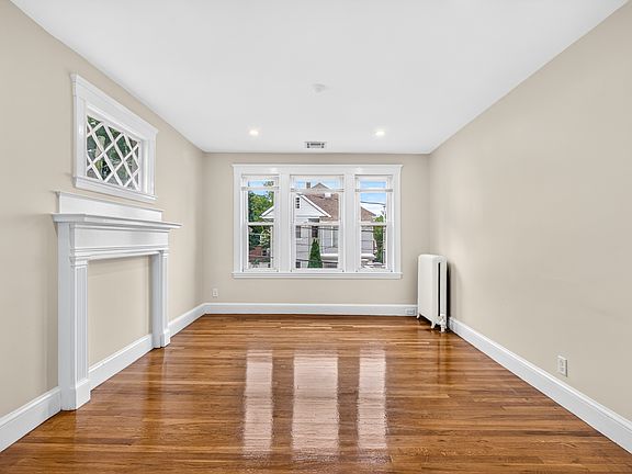 3rd image of 36 Wilson Ave Floor 2