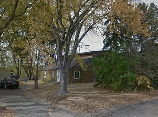 1675 Woodbridge St, Saint Paul, MN 55117