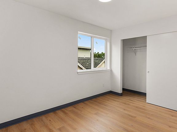 5th image of 4729 21st Ave NE #4