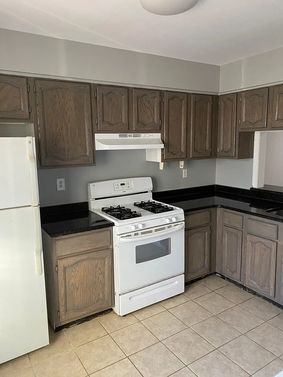Kitchen - 907 Woodbridge Comns Way