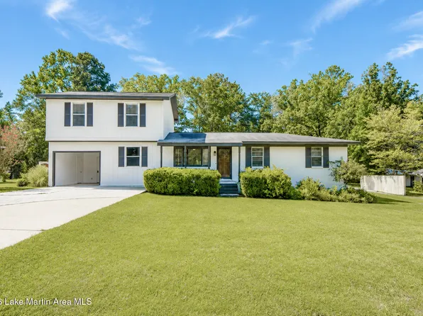 1225 Warren Cir S, Alexander City, AL 35010