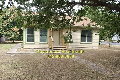 501 N Lampasas St Photo 1